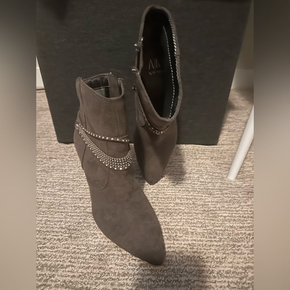 Ann Marino Gray Boots 8.5 - Picture 2 of 5
